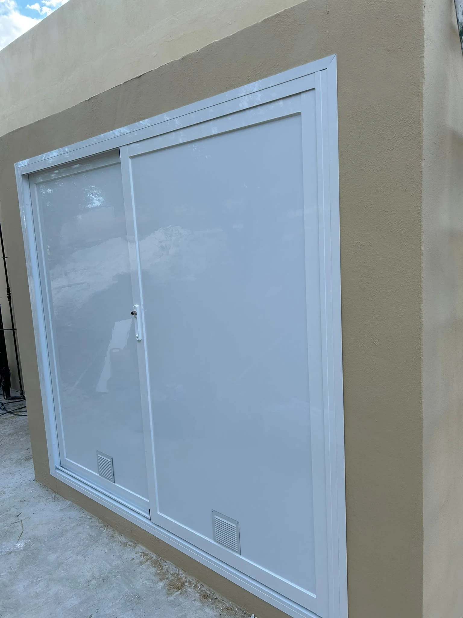 Cerramientos de aluminio, trabajo de Aluvasa en Málaga